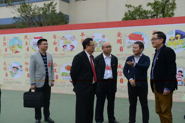 党代表一行到西区聚星学校开展“与党同心,与法同行”关爱新中山人子弟普法教育活动.JPG