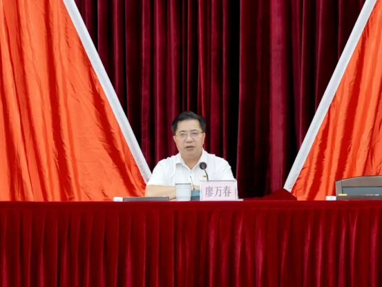 0630中山中院举办“两优一先”表彰大会暨树立和践行正确政绩观学习教育专题党课404.png