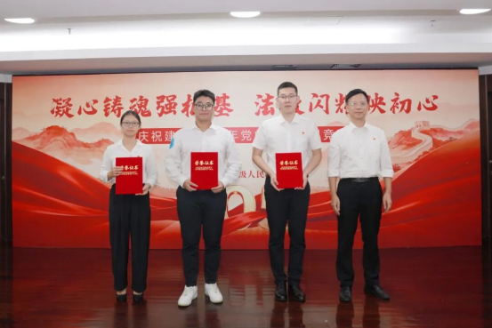 0722燃！这场党的理论知识竞赛，干警们“火力全开”(1)686.png